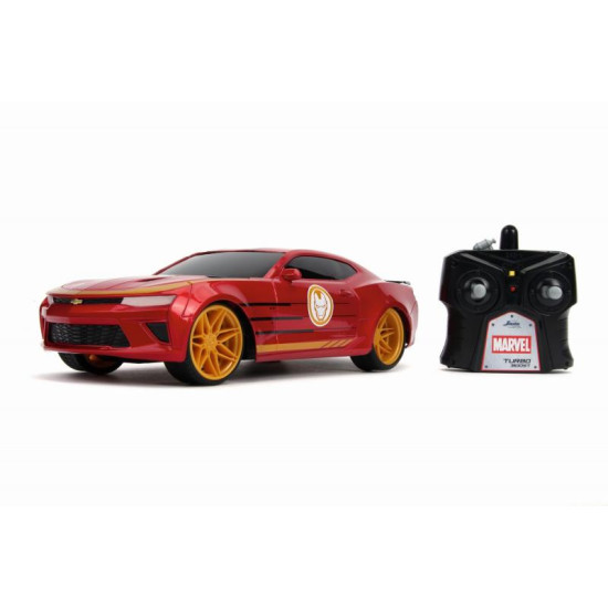 RC auto Marvel Iron Man 2016 Chevy Camaro v červené barvě, na dálkové ovládání, měřítko 1:16