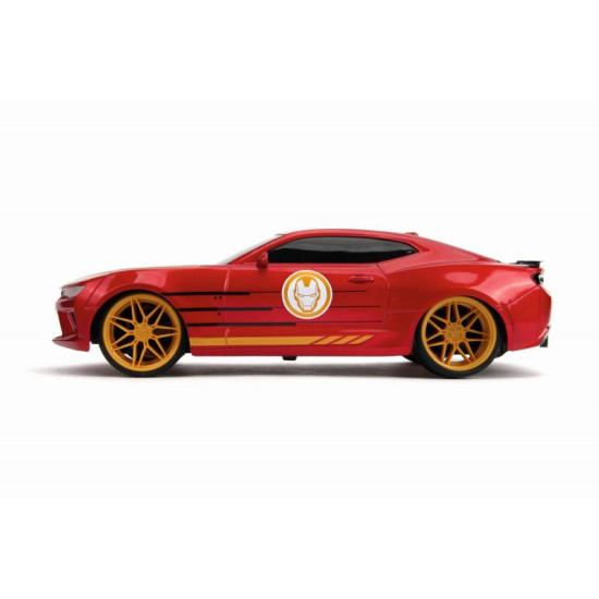 RC auto Marvel Iron Man 2016 Chevy Camaro v červené barvě, na dálkové ovládání, měřítko 1:16