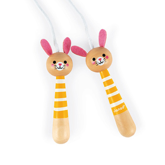 Švihadlo s dřevěnými rukojeťmi francouzské značky JANOD je vynikající hračkou pro aktivní, starší i mladší děti.