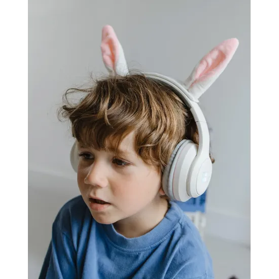 Bezdrátová sluchátka pro děti KIDYEARS Zajíc – bezpečná, pohodlná a roztomilá