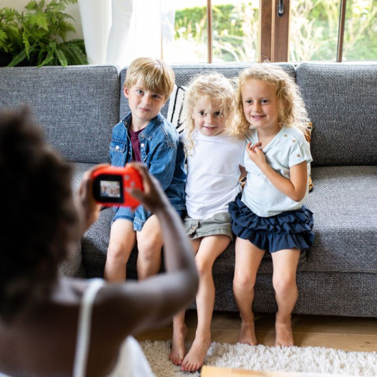 Digitální fotoaparát Kidywolf Kidycam umožňuje dětem pořizovat fotografie a videa i na tobogánu nebo při šnorchlování.