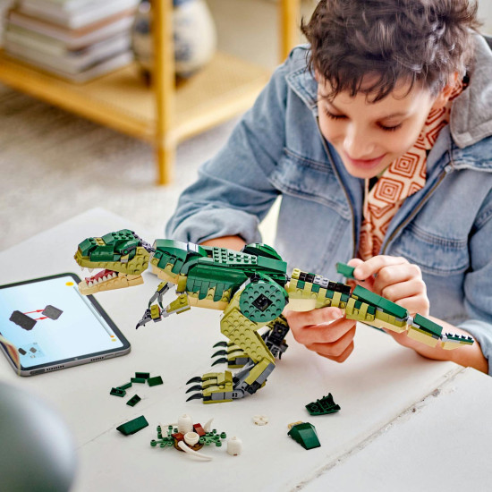 LEGO® Creator 3 v 1 modely: T-Rex, Triceratops a Pterodaktyl v akci – dokonalá stavebnice pro milovníky dinosaurů.