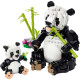 LEGO CREATOR Divoká zvířata: Pandia rodinka – panda s mládětem v džungli a různé přestavitelné zvířecí modely