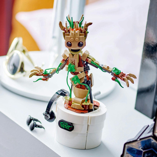 LEGO Groot tančí, LEGO Groot s pohyblivými větvemi, Tančící Groot s doplňky, LEGO Groot se sluchátky a slunečními brýlemi