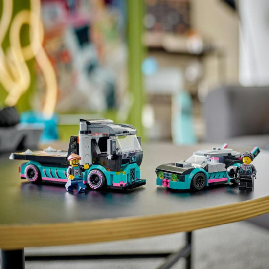 Závodní auto s funkční nakládací rampou děti ohromí. LEGO City Kamión se závodním autem.