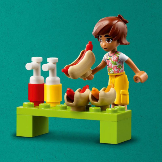 Připravujte a nabízejte hot dogy! LEGO Friends Pojízdný stánek s hot dogy