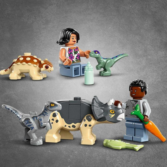 Pojďte spolu s námi zachraňovat dinosauří mláďata s LEGO Jurassic World Záchranářské středisko pro dinosauří mláďata.