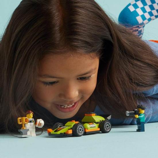 Zelené závodní auto připraveno pokaždé zvítězit! LEGO City Zelené závodní auto.