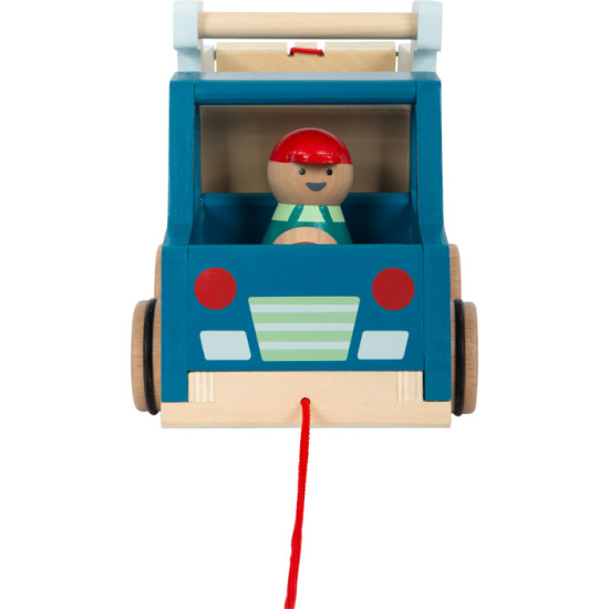 Dřevěný tahací sklápěč s řidičem pro autentickou hru.