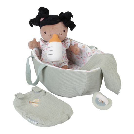 Něžnou plyšovou panenku Evi v praktickém košíku na spaní si můžete vzít kamkoli s sebou.