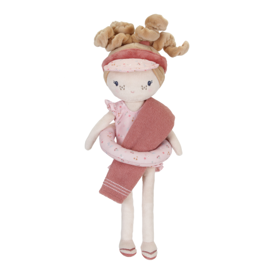 Plyšová panenka Mila ve speciálním letním oblečení připravená vyrazit s vaším dítětem na prázdniny.