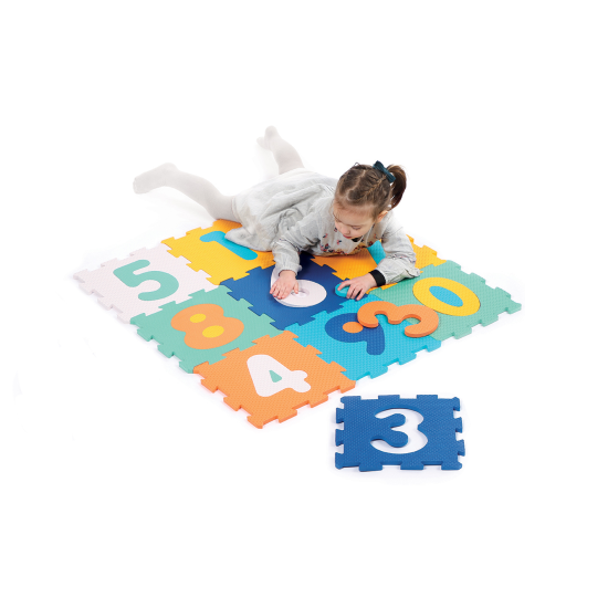 Pěnová hrací podložka a puzzle v jednom rozvíjí dětské smysly a jemnou motoriku. Podložka zároveň tepelně izoluje.