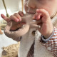 Dětská kousátko ve tvaru ježka pro zklidnění bolavých dásní od Petit Jour.