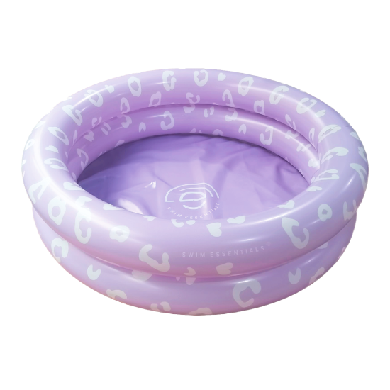 Malý, kulatý, nafukovací bazén Swim Essentials s luxusními leopradími motivy ve fialových barvách je svou velikostí určený pro malé děti.