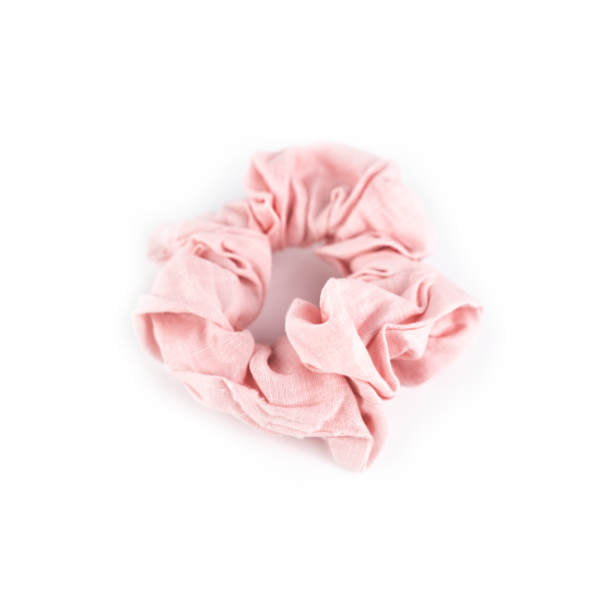 Růžová gumička do vlasů Scrunchie pro malou slečnu.