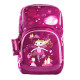 Lehoučká školní taška Ballerina Dark Pink skvěle sedí na zádech malého studenta.