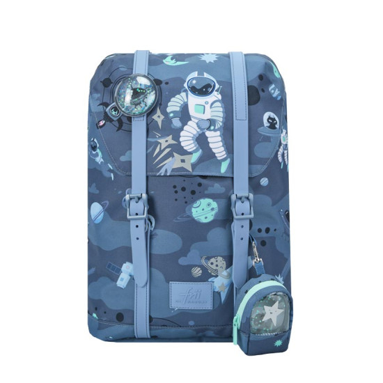 Lehoučká školní taška Retro Astronaut Blue skvěle sedí na zádech malého studenta.