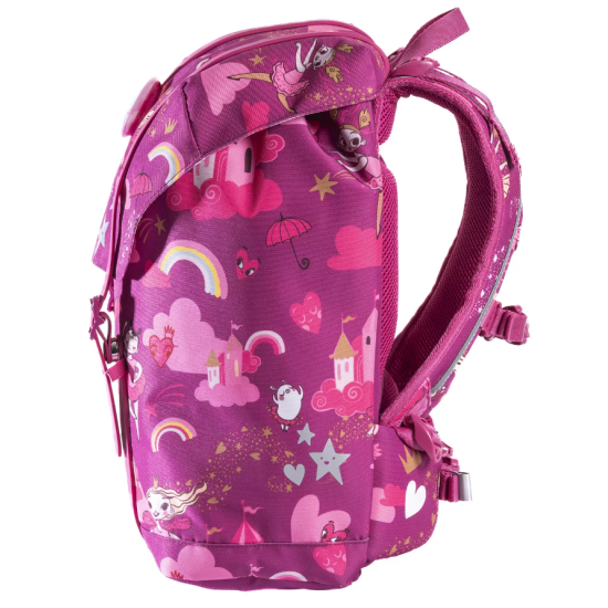 Lehoučká školní taška Ballerina Dark Pink skvěle sedí na zádech malého studenta.