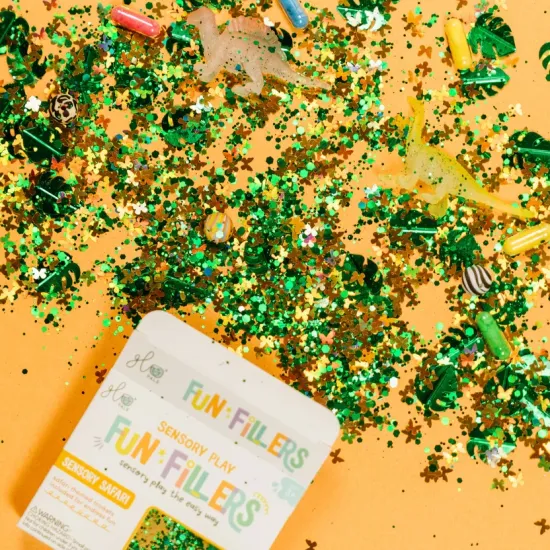 Glo Pals Senzorická láhev Honey Bee: svítící hračka pro děti se žlutým designem.