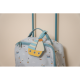 Krásný a praktický dětský kufr na kolečkách Námořnický záliv je ideální zavazadlo na dovolenou i na přespání vašeho dítěte u babičky s dědou či u kamaráda. 