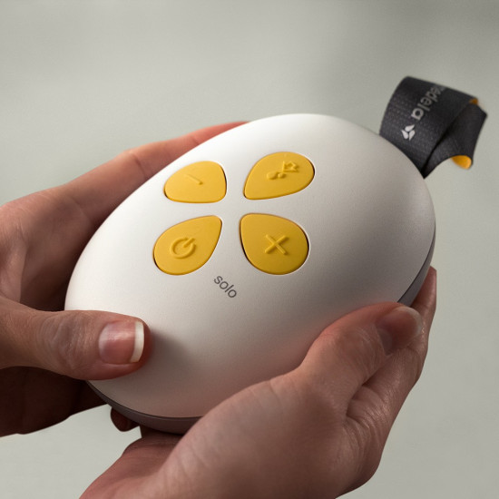 Medela Solo™ odsávačka mléka s technologií 2-Phase Expression™, kompaktním designem, prsním nástavcem PersonalFit Flex™ a USB-C nabíjením, ideální pro pohodlné a efektivní odsávání.