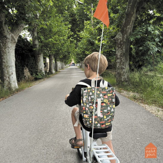 Dětský městský batoh „messenger“ od 2 let Dobrodružství 8,4 l od Petit Jour