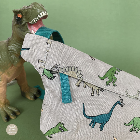 Lehká plátěná ledvinka pro děti Dinosauři 1,4 l od Petit Jour