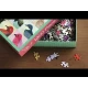 Fóliové puzzle od Michaela Storringse představuje ducha hračkářské vánoční dílny.