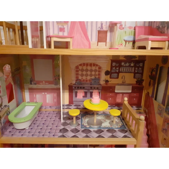 dřevěný domeček pro panenky