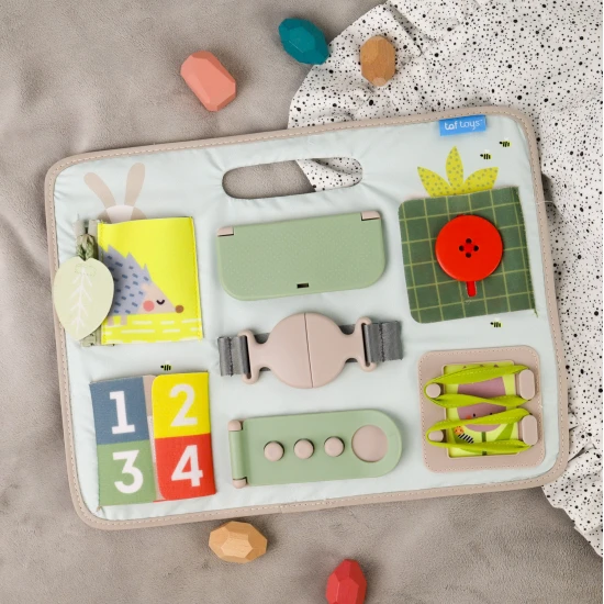 TAF TOYS Hrací pult Zahrada Hrací pultík se spoustou aktivit určený pro děti od 18 měsíců.