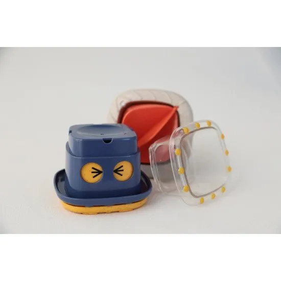 Stohovací věž s vodním mlýnem s barevnými skleničkami