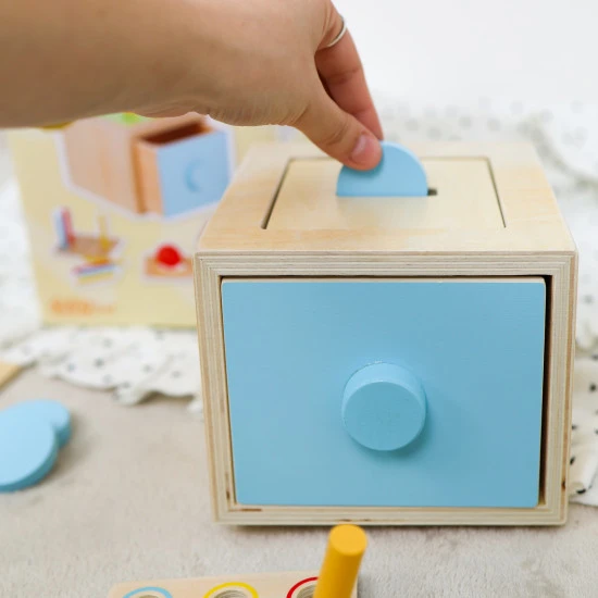 Vánoční sada Montessori Box 4 v 1 a Provlékání Zvířátka z farmy Vánoční sada Montessori box 4v1 a navlékání zvířátek z farmy