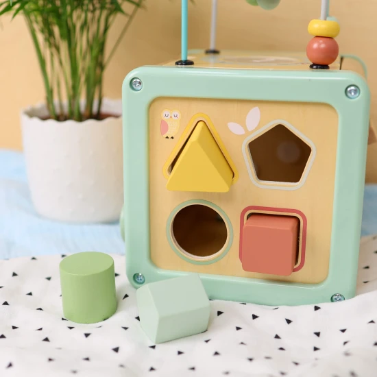 Dřevěná motorická kostka s aktivitami Louka Tooky Toy