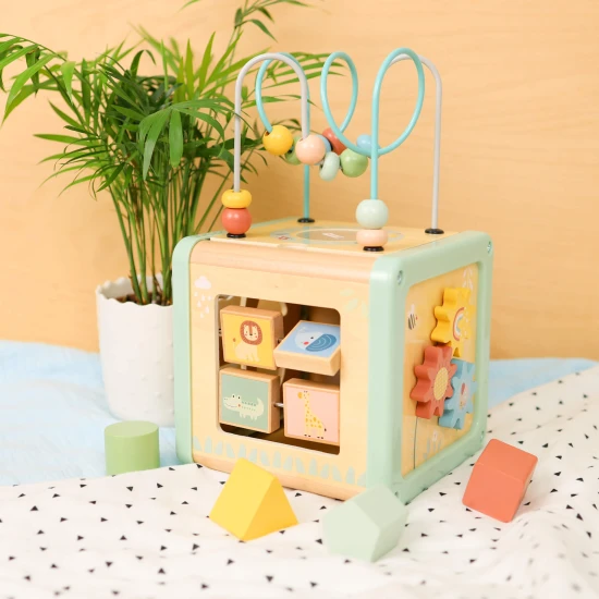 Dřevěná motorická kostka s aktivitami Louka Tooky Toy