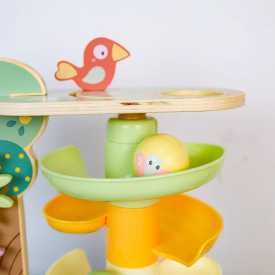 Barevný aktivity pultík s kuličkovou dráhou