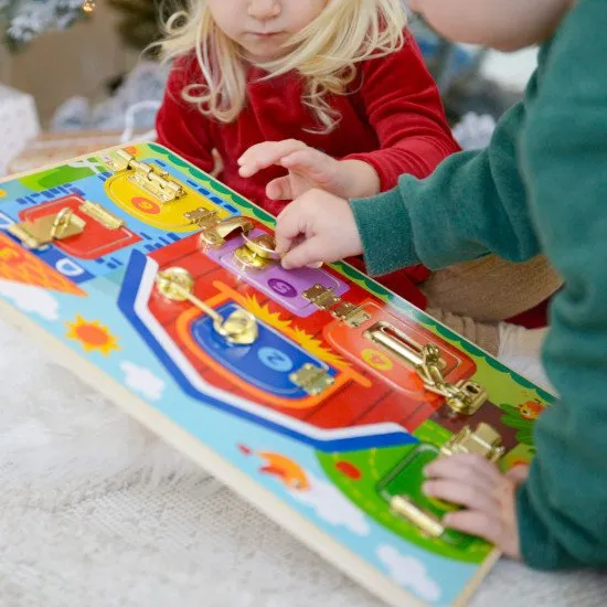 Activity board pro děti se zámky Farma