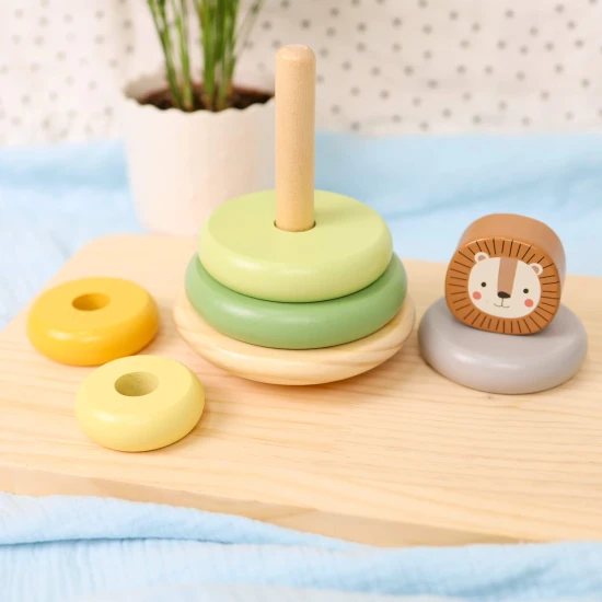 Dřevěná pyramida Lev