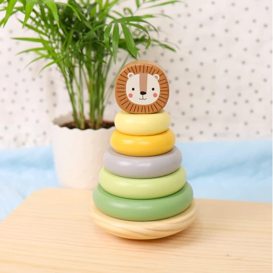 Dřevěná pyramida Lev