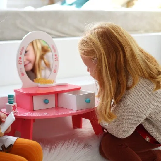 Toaletní kosmetický stolek