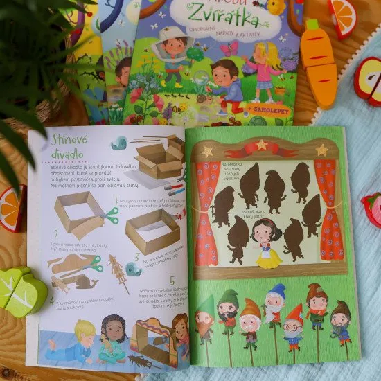 Kniha plná zajímavých aktivit a nápadů pro všechny milovníky přírody obsahuje 32 stran a více než 30 samolepek.