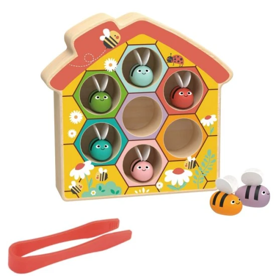 2Kids Toys Včelí úl Montessori dřevěná hra s pestrobarevnými včelkami a pinzetou pro rozvoj motorických a vizuálních dovedností dětí.