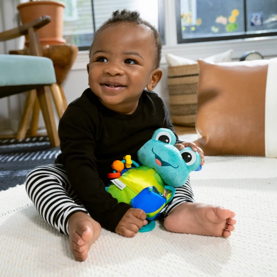 Aktivní hračka na C-kroužku želva Neptune’s Sensory Sidekick™ 0m+ Aktivní hračka na C-kroužku želva Neptune’s Sensory Sidekick™ 0m+ Baby Einstein 13156-6