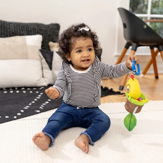 Tahací hračka s chrastítkem na C-kroužku Cal-a-Puller™ 0m+ Tahací hračka s chrastítkem na C-kroužku Cal-a-Puller™ 0m+ Baby Einstein 16887-6