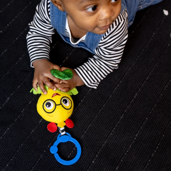 Tahací hračka s chrastítkem na C-kroužku Cal-a-Puller™ 0m+ Tahací hračka s chrastítkem na C-kroužku Cal-a-Puller™ 0m+ Baby Einstein 16887-6