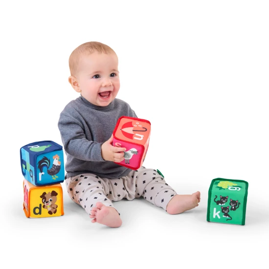 Textilní kostky abeceda Alpha Stacks™ 4 ks, 3m+ Baby Einstein 17304-4