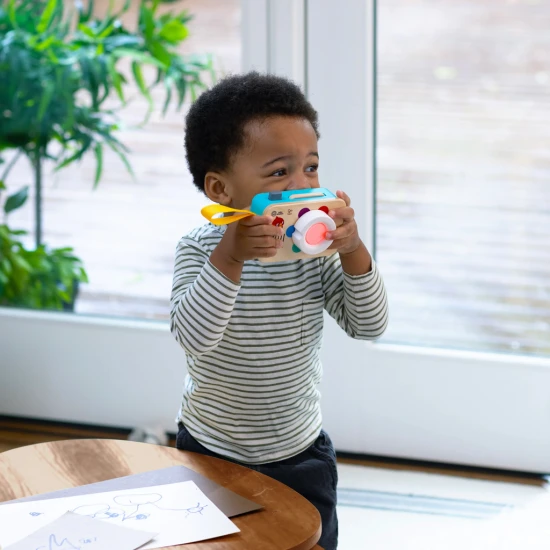 Baby Einstein Fotoaparát se zvukem Učení barev je hračkou s hračkou fotoaparát Baby Einstein.
