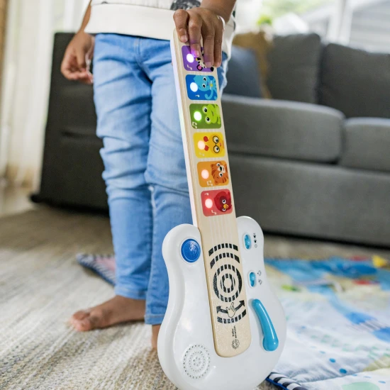 Tato dřevěná hračka je vybavena oceněnou technologií Magic Touch, díky které máte hudbu na dosah ruky
