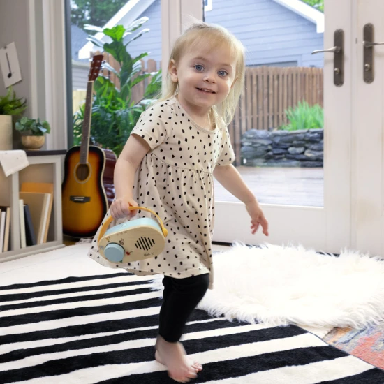 Baby Einstein Rádio Nechte vašeho drobečka objevovat hudbu s rádiem Baby Einstein.