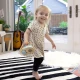 Baby Einstein Rádio Nechte vašeho drobečka objevovat hudbu s rádiem Baby Einstein.