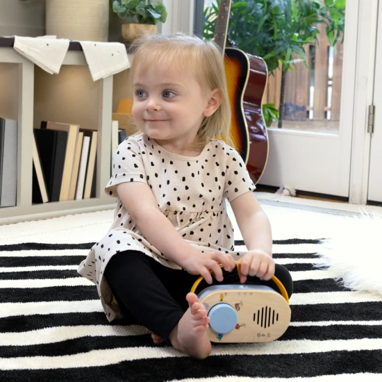Baby Einstein Rádio Nechte vašeho drobečka objevovat hudbu s rádiem Baby Einstein.